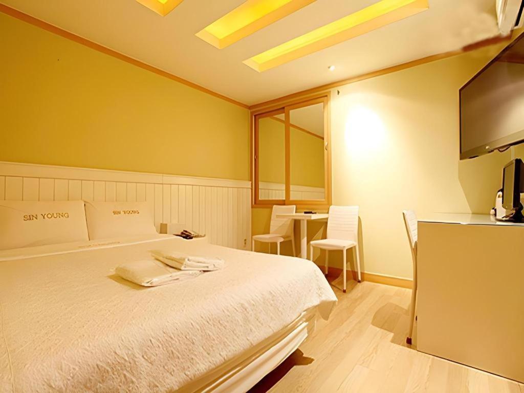 Sinyoung Motel Seoul Exterior foto