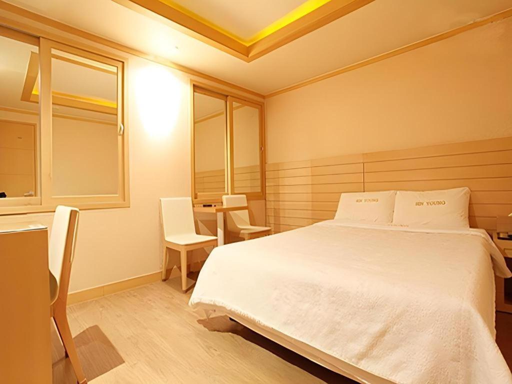 Sinyoung Motel Seoul Exterior foto